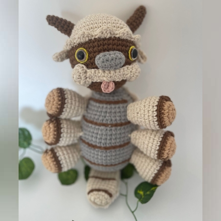 בובת אפה הביזון המעופף סרוגה בעבודת יד