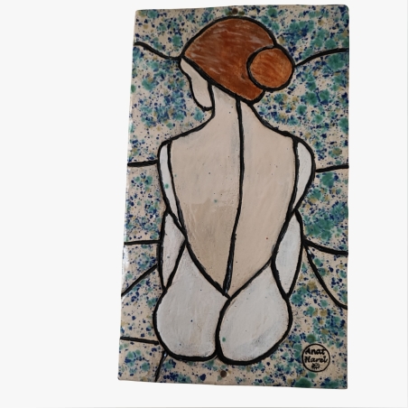 תמונת תבליט גב אשה