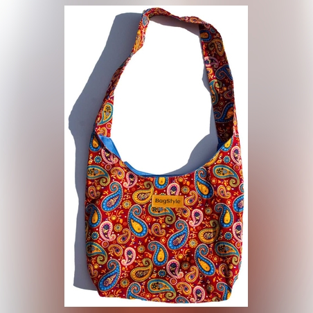 תיק כתף בוהו בעבודת יד - Red Paisley