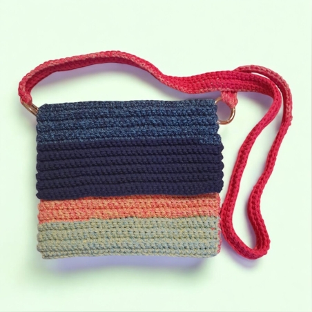 תיק סרוג צבעוני עם רוכסן בעבודת יד