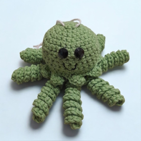 תמנון סרוג בעבודת יד בצבע ירוק