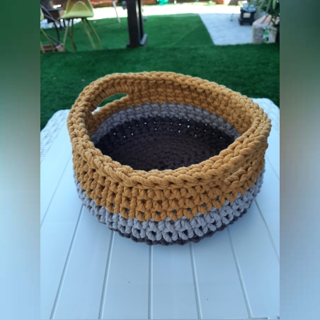 סלסלה סרוגה בחוט מקרמה ממוחזר