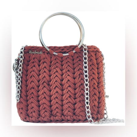 תיק סרוג כתום עם שרשרת וידית מוכספים