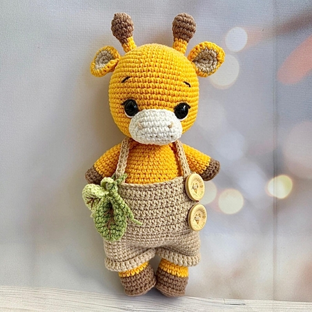 בובת ג׳ירף סרוגה בעבודת יד