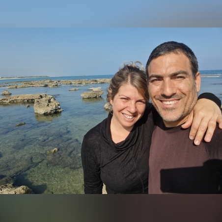 קרן ואמרי ממעגן מיכאל יוצרים בעץ