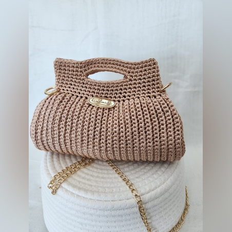 תיק אופנתי חום סרוג בעבודת יד