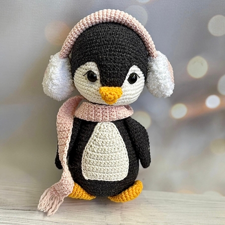 בובת פינגווין סרוגה בעבודת יד