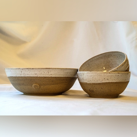 סט של קערת סלט ושתי קעריות