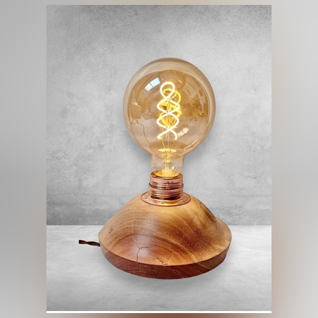 מנורת שולחן/אוירה מעץ אקליפטוס מלא בעבודת יד