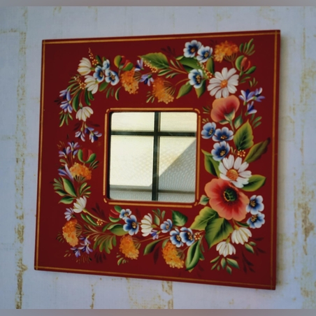 מראה מצויירת בעבודת יד בצבעי אקריל ¬ פרחים ¬ רקע אדום