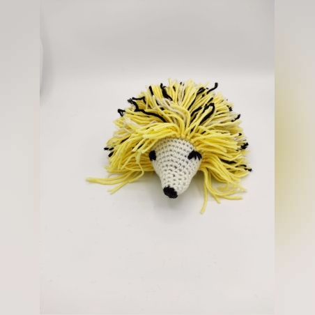 קיפוד סרוג קסום בצבע צהוב