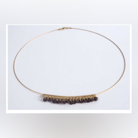 שרשרת ספירלה זהב 14 קראט עם חרוזי גרנט