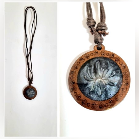 תליון אפוקסי על עץ