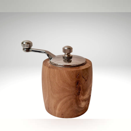 מטחנת פלפל/מלח חרוטה מעץ אשל