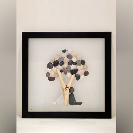 תמונה מאבנים מהטבע- עץ הדעת