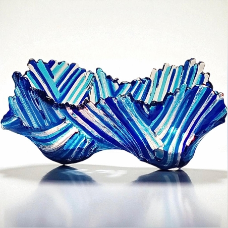 מעמד נרות בעבודת יד מזכוכית מותכת, בעיצוב גלי