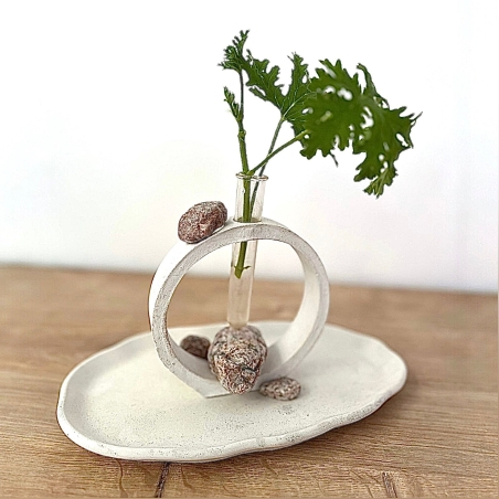 כלי דקורטיבי מבטון לבן