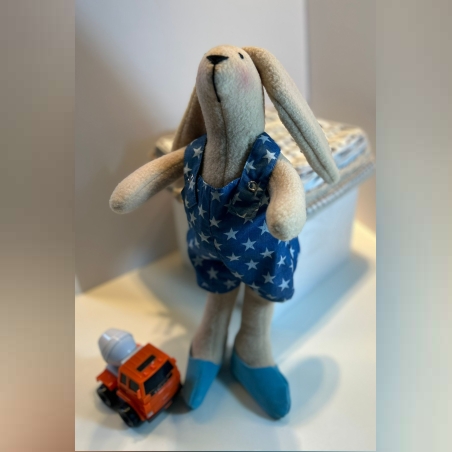 בובת נאבי ארנבי כוכבים תפורה בעבודת יד