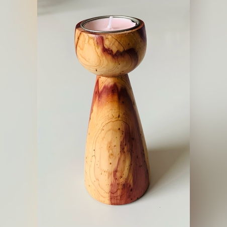 פמוט חרוט מעץ ברוש לימוני בעבודת יד