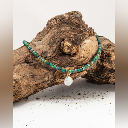 שרשרת אביה- מחרוזי טורקיז אפריקאי והמטייט זהב