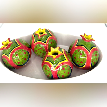 רימונים ססגוניים מפוסלים מחימר