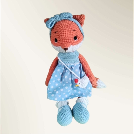 בובת סרוגה שועלה עם שמלה ותיק צד