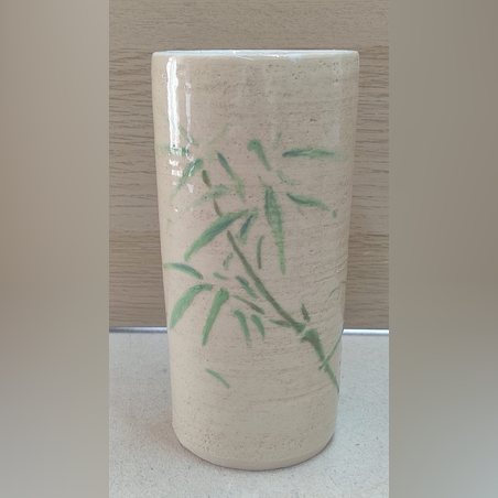 אגרטל יפני במבוק בעבודת אובניים