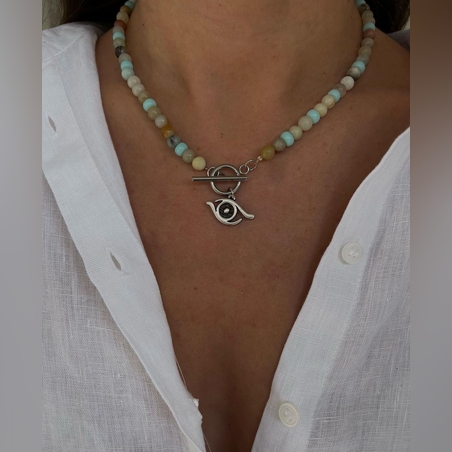 שרשרת חרוזי זכוכית עם תליון עין