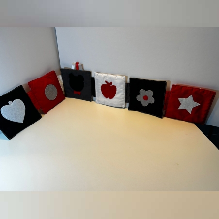 ספר לעגלה או למיטה בצבעים אדום­לבן­שחור­אפור