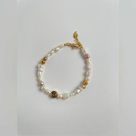 צמיד פנינים מתורבתות בשילוב עיגולי מתכות