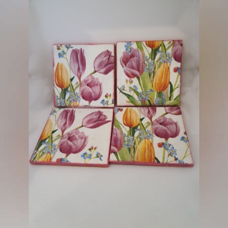סט 4 תחתיות לכוסות מעץ מעוצבות בדקופאז'- אביב