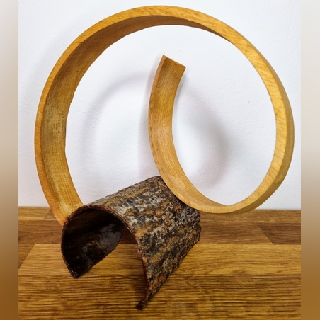 מעגל עץ פרוע חרוט בעבודת יד