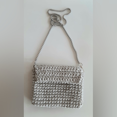 תיק קלאצ_ סרוג אפור