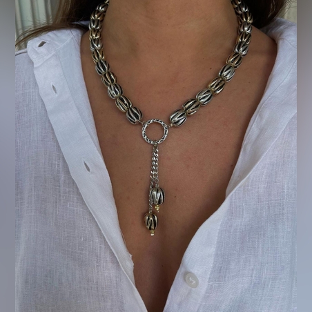 שרשרת חרוזי אקריל מוכספים ומוזהבים