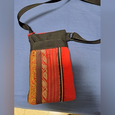 תיק מעוצב לטלפון נייד עבודת יד מבד כותנה שחור