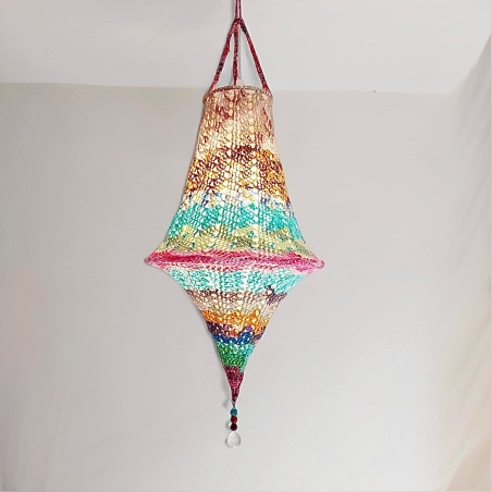 חללאור - גוף תאורה צבעוני סרוג בעבודת יד