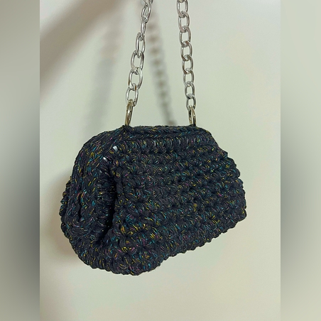 קלאצ' שחור מנצנץ סרוג בעבודת יד