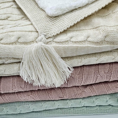 שמיכה סרוגה חורפית- צמות