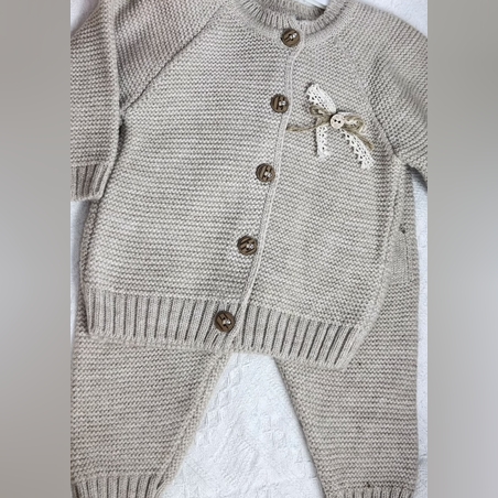 חליפה סרוגה  - בז׳