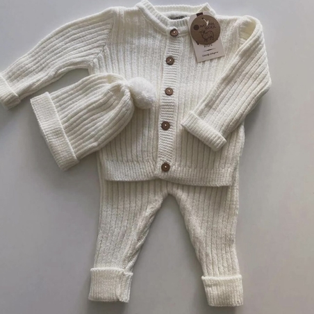 חליפה סרוגה פסים  - שמנת