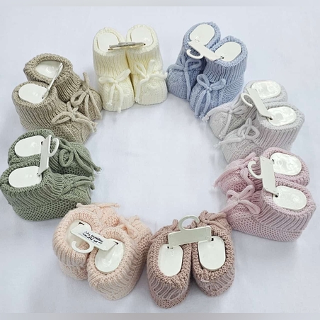 גרביים סרוגות קשירה