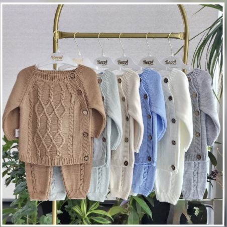 סט סרוג  - דגם מעויינים