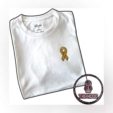 חולצת טישרט עם רקמת סרט הזדהות