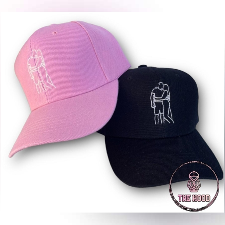 זוג כובעי מצחייה עם רקמת תמונה