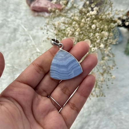 שרשרת אגת תחרה כחולה