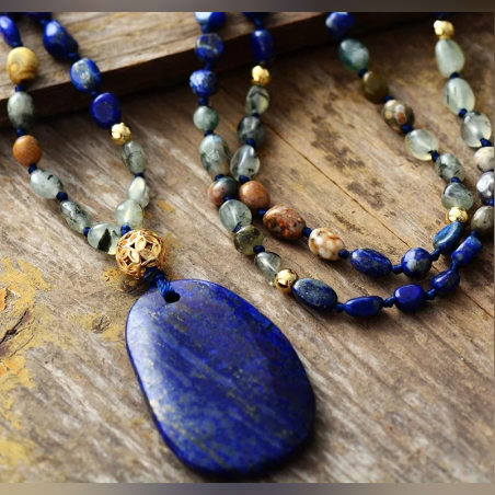 שרשרת ארוכה עם תליון לפיס טבעי וחרוזי ג’ספר בסגנון בוהו בעבודת יד