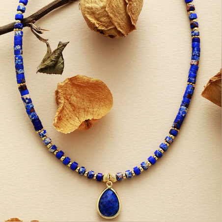 Whisper Drop – שרשרת תליון טיפה ואבנים טבעיות