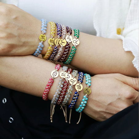 Zodiac Embrace – צמיד אבני חן ואנרגיה עם תליון גלגל המזלות