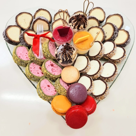 מגש סושי לב מפנק