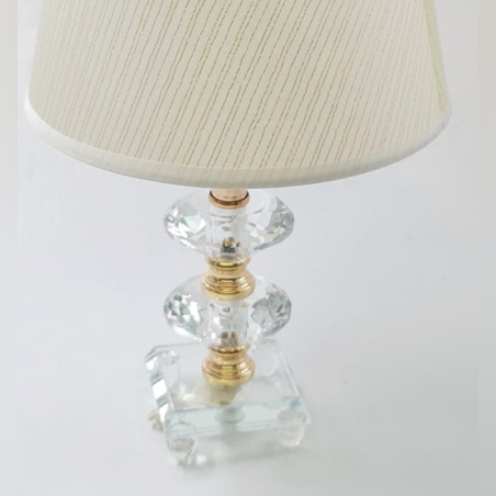 מנורת שולחן